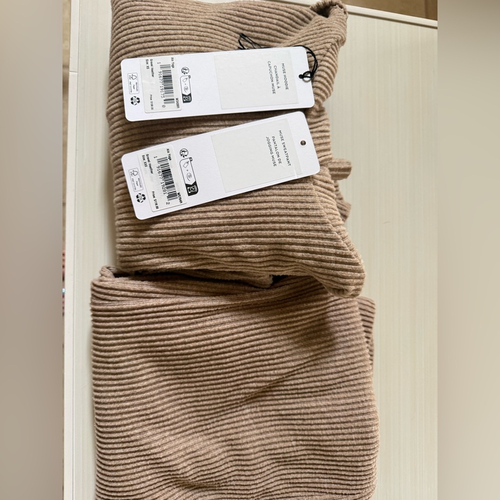 ALO Yoga MUSE gravel heather Ribbed Jogger Set - Picture 2 of 9